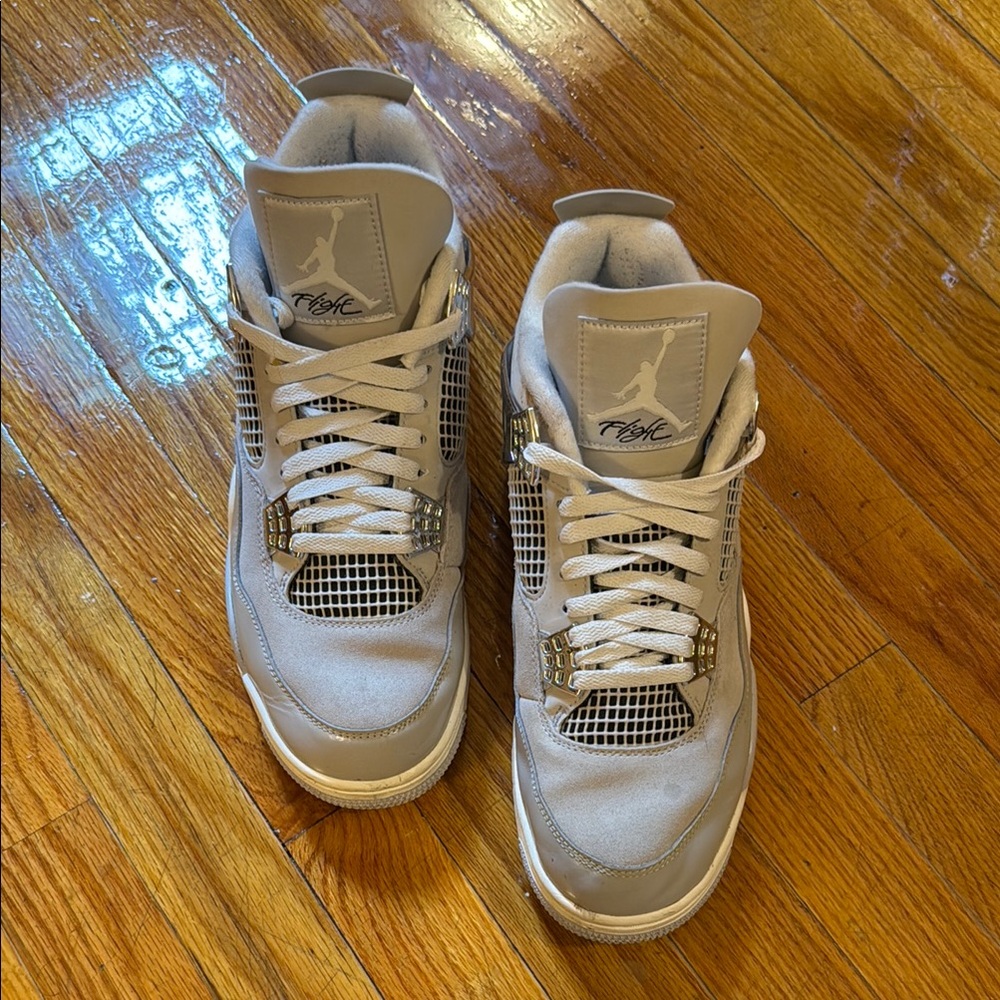 Air Jordan 4 Retro “frozen moments